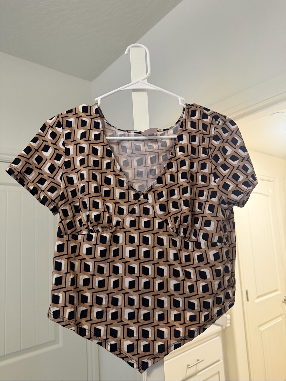 Geometric Print V-Neck Women's Top in Brown